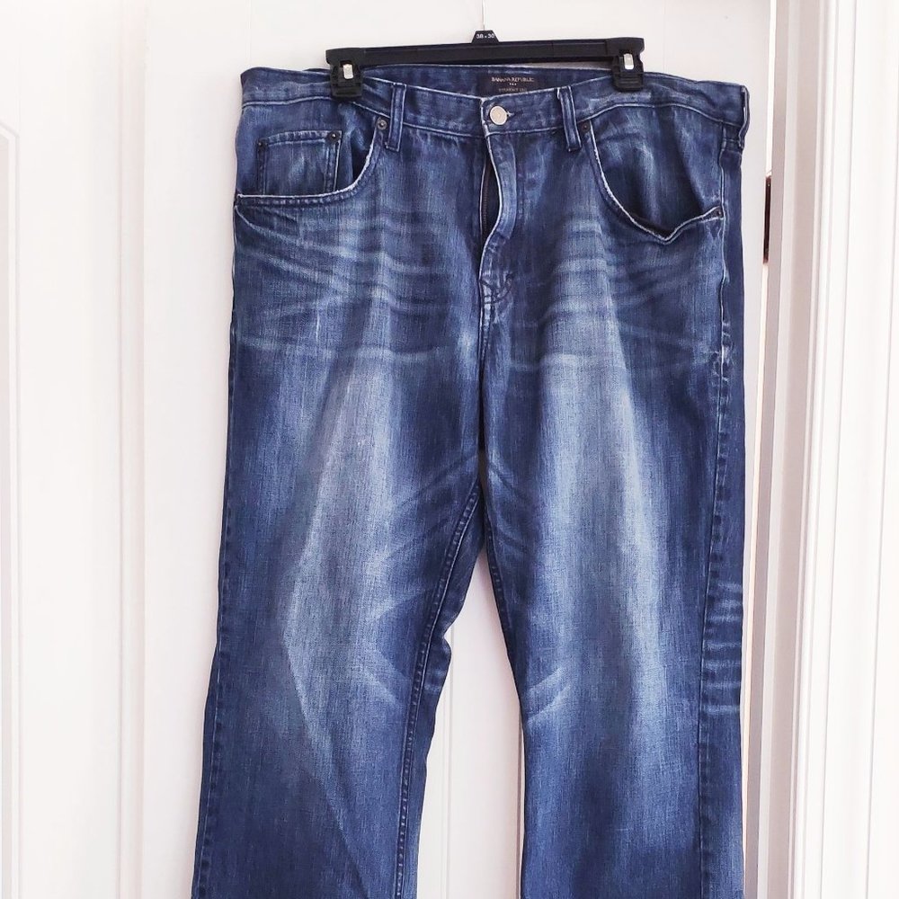 Banana Republic Men's Straight Jeans in Blue Wash 38/30